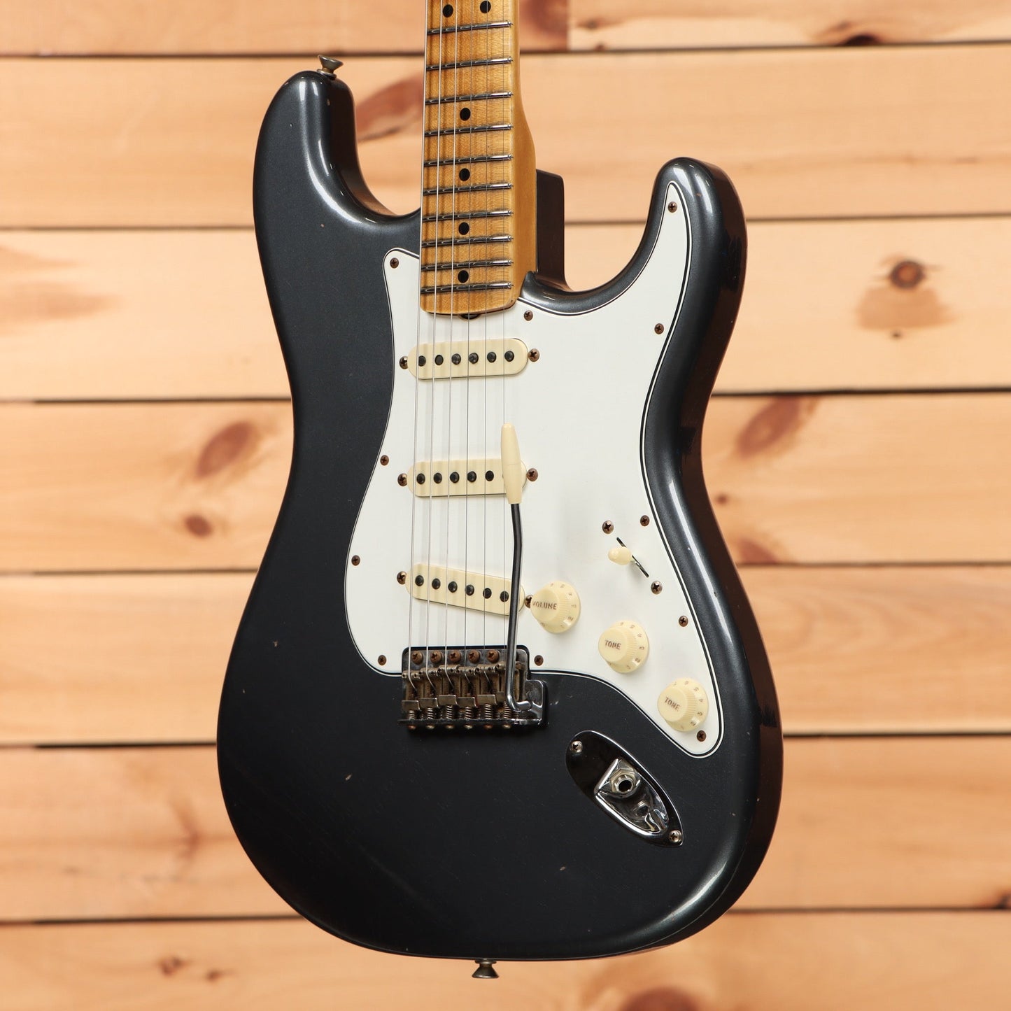 Fender Custom Shop Limited 1965 Stratocaster Journeyman Relic - Aged Charcoal Frost Metallic