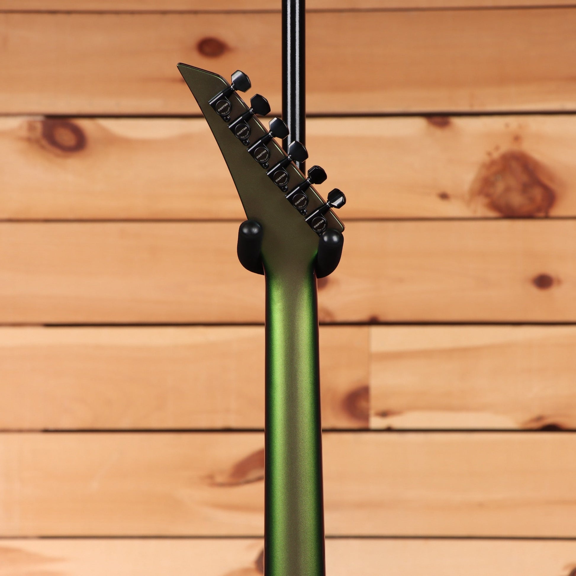 Jackson Righteous Run Custom Soloist - Purple to Green Shift