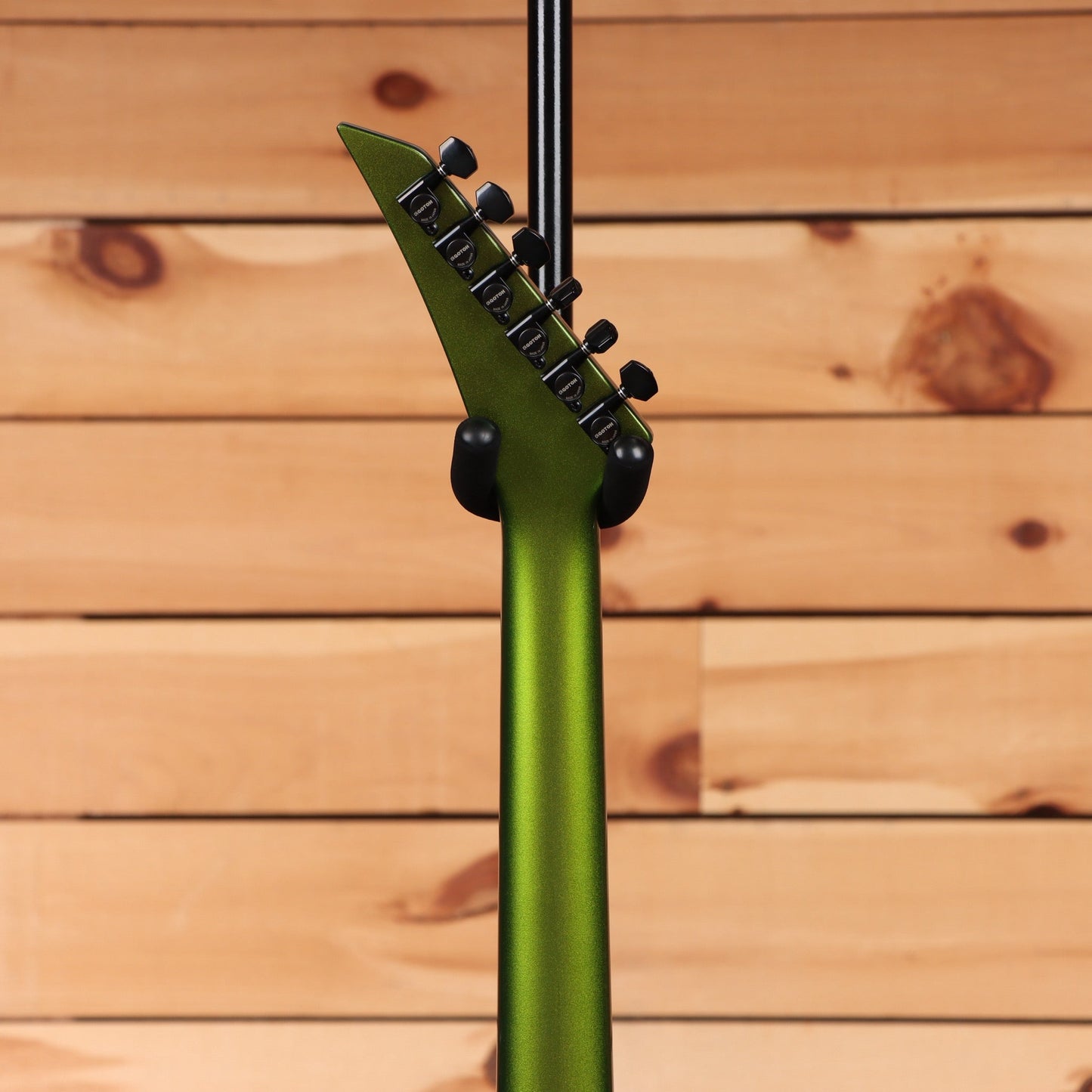 Jackson Righteous Run Custom Soloist - Green to Gold Shift