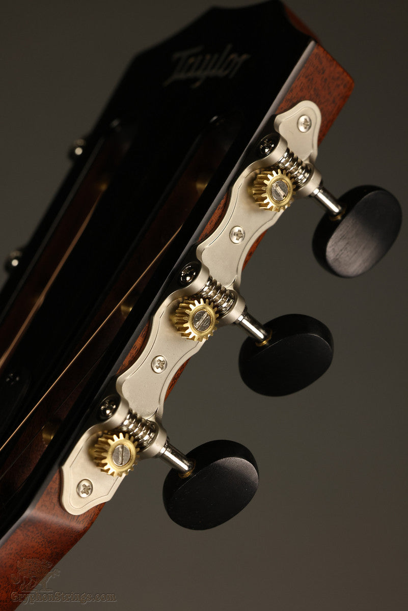 Taylor 812ce 12-Fret Acoustic Electric Guitar - New