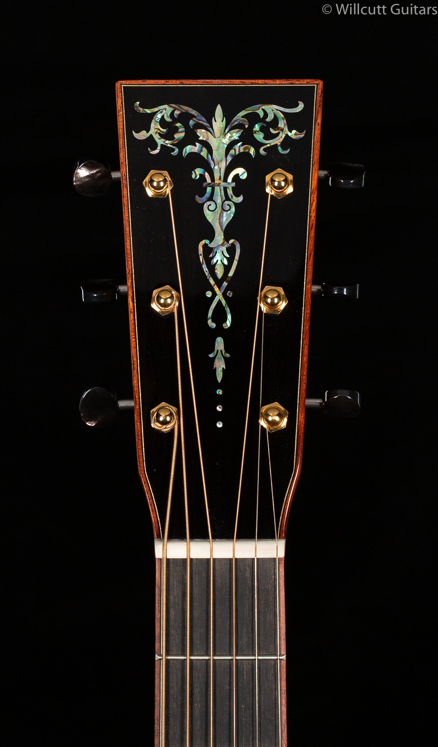 Martin Custom SFG GP14F, Cutaway, Claro Walnut