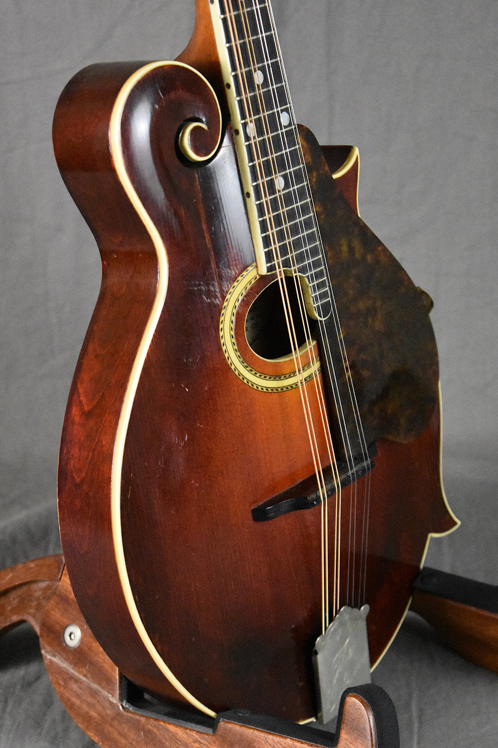 1913 Gibson F-2