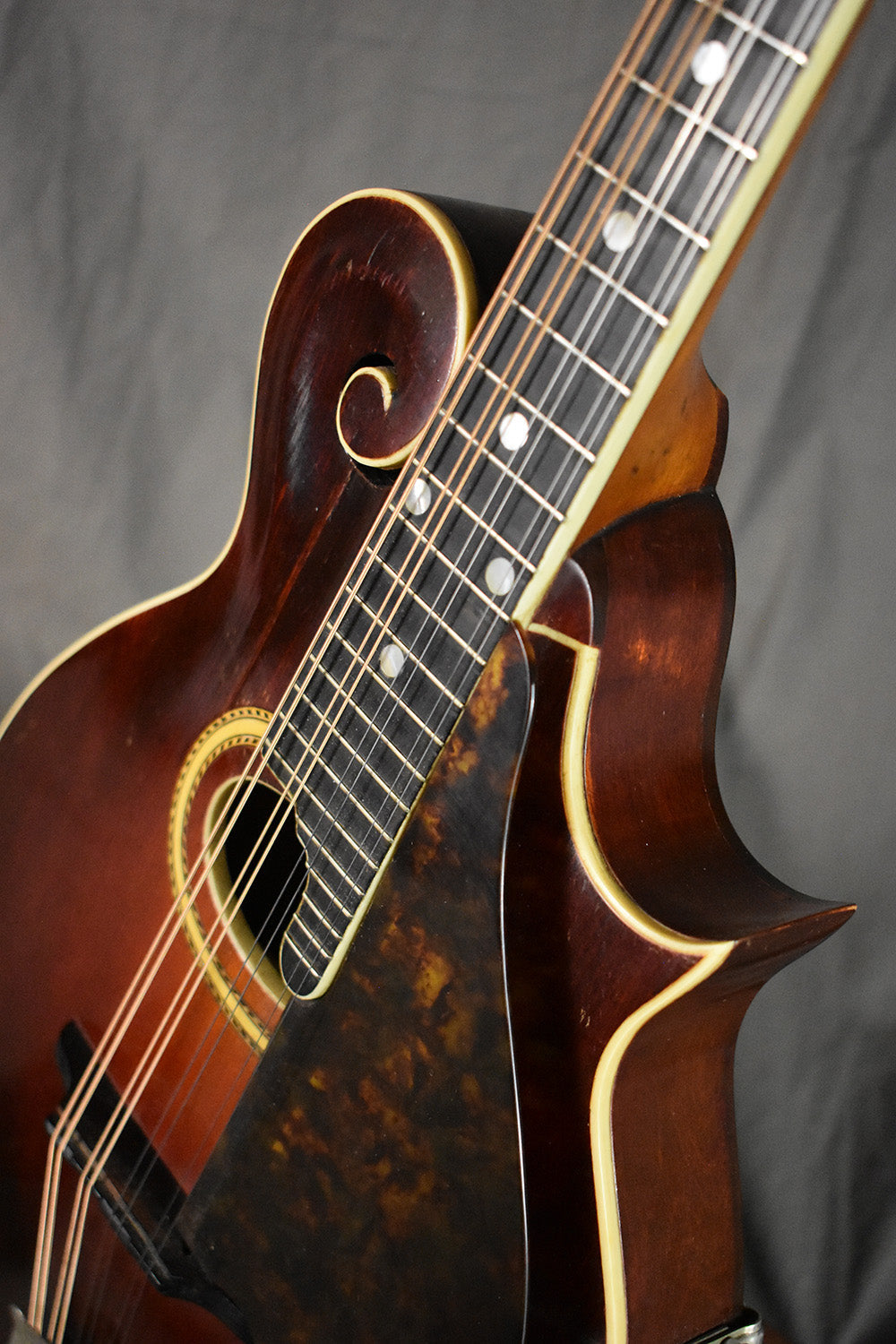 1913 Gibson F-2