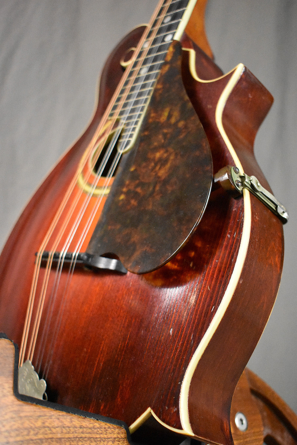 1913 Gibson F-2