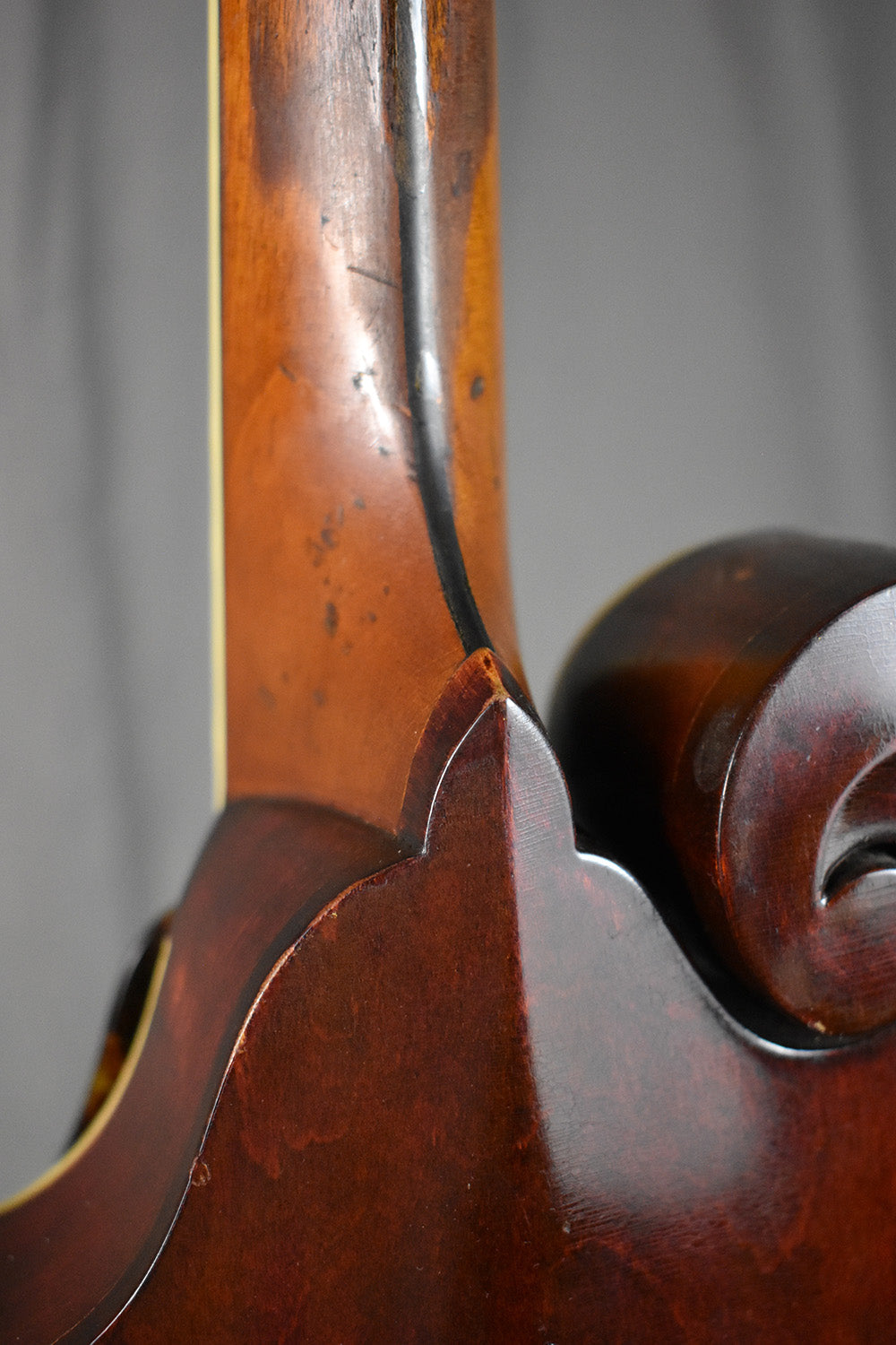 1913 Gibson F-2