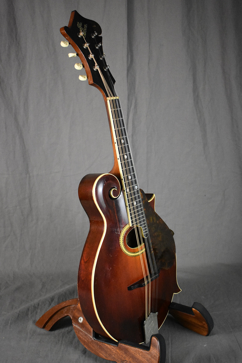 1913 Gibson F-2