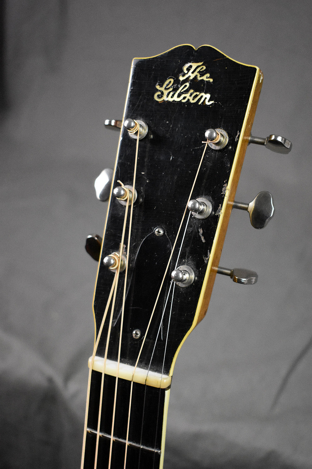1928 Gibson L-4