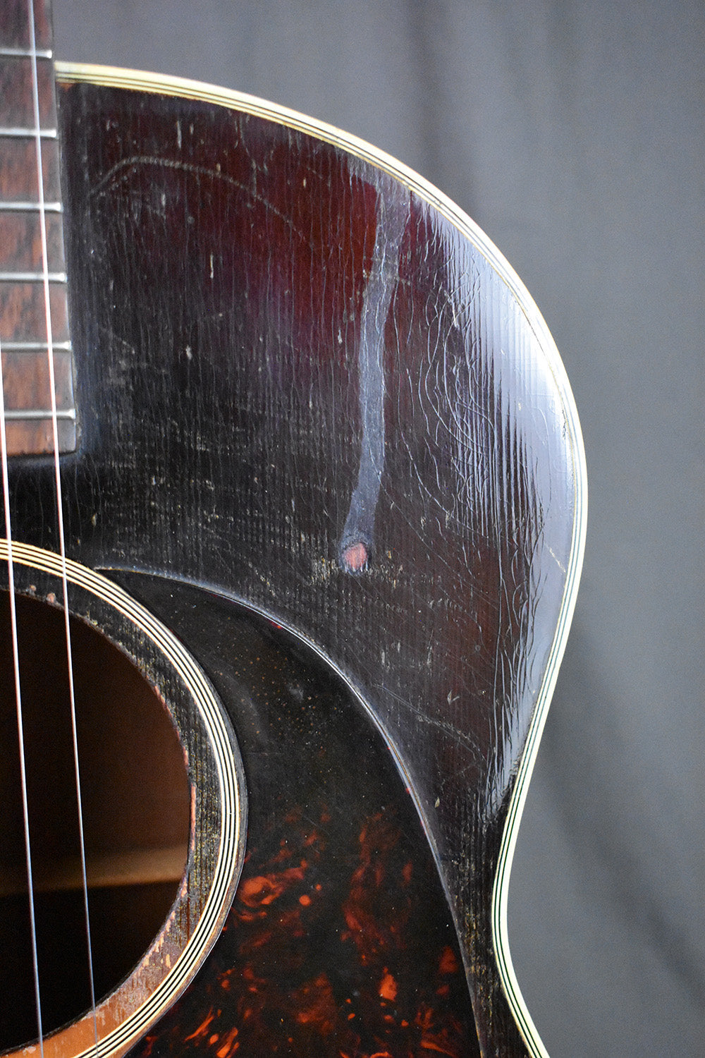 1943 Gibson LG-2 Banner