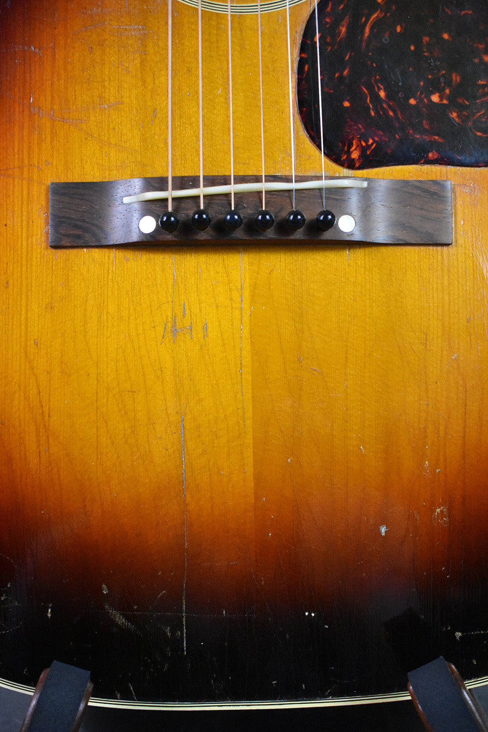 1943 Gibson LG-2 Banner