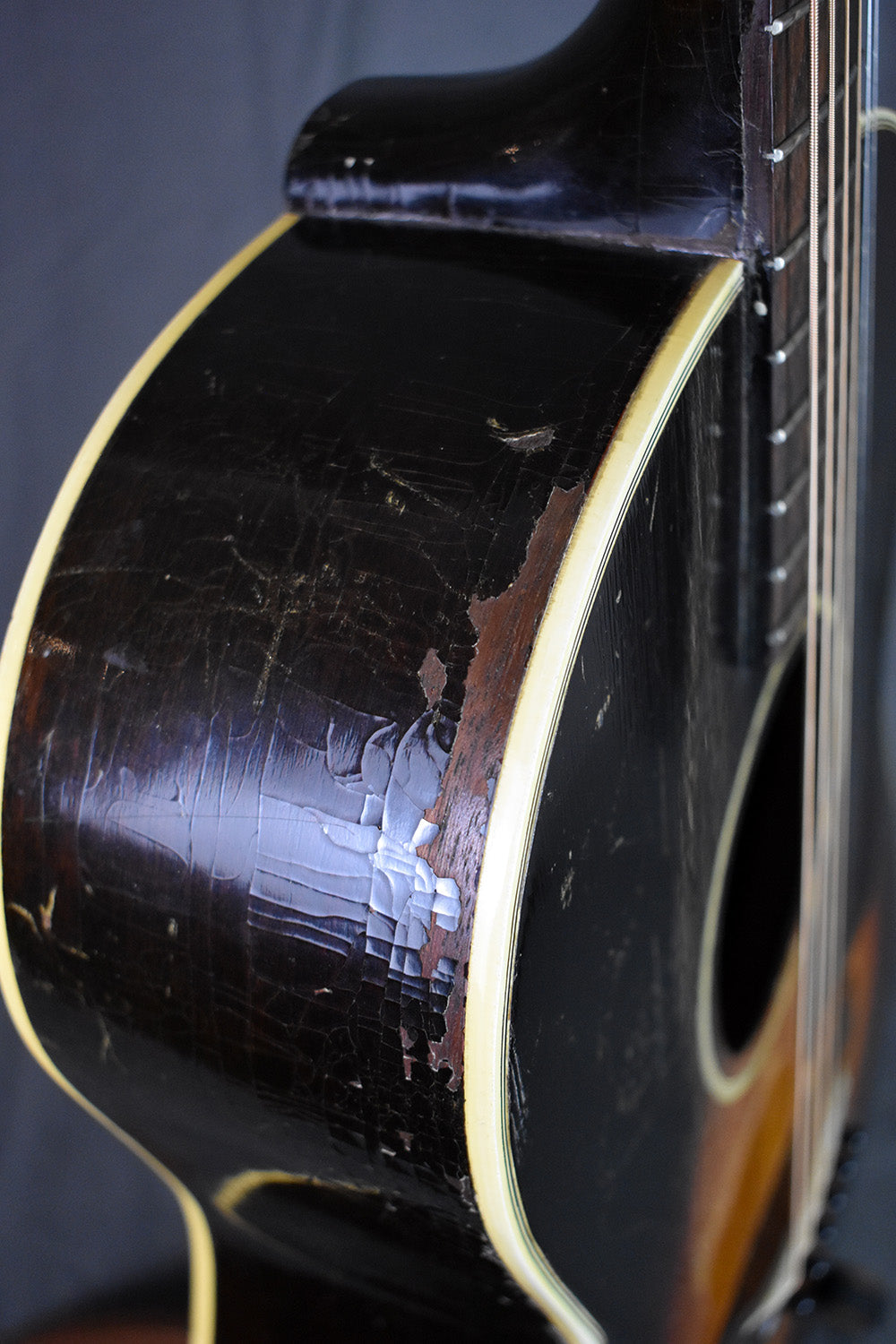 1943 Gibson LG-2 Banner