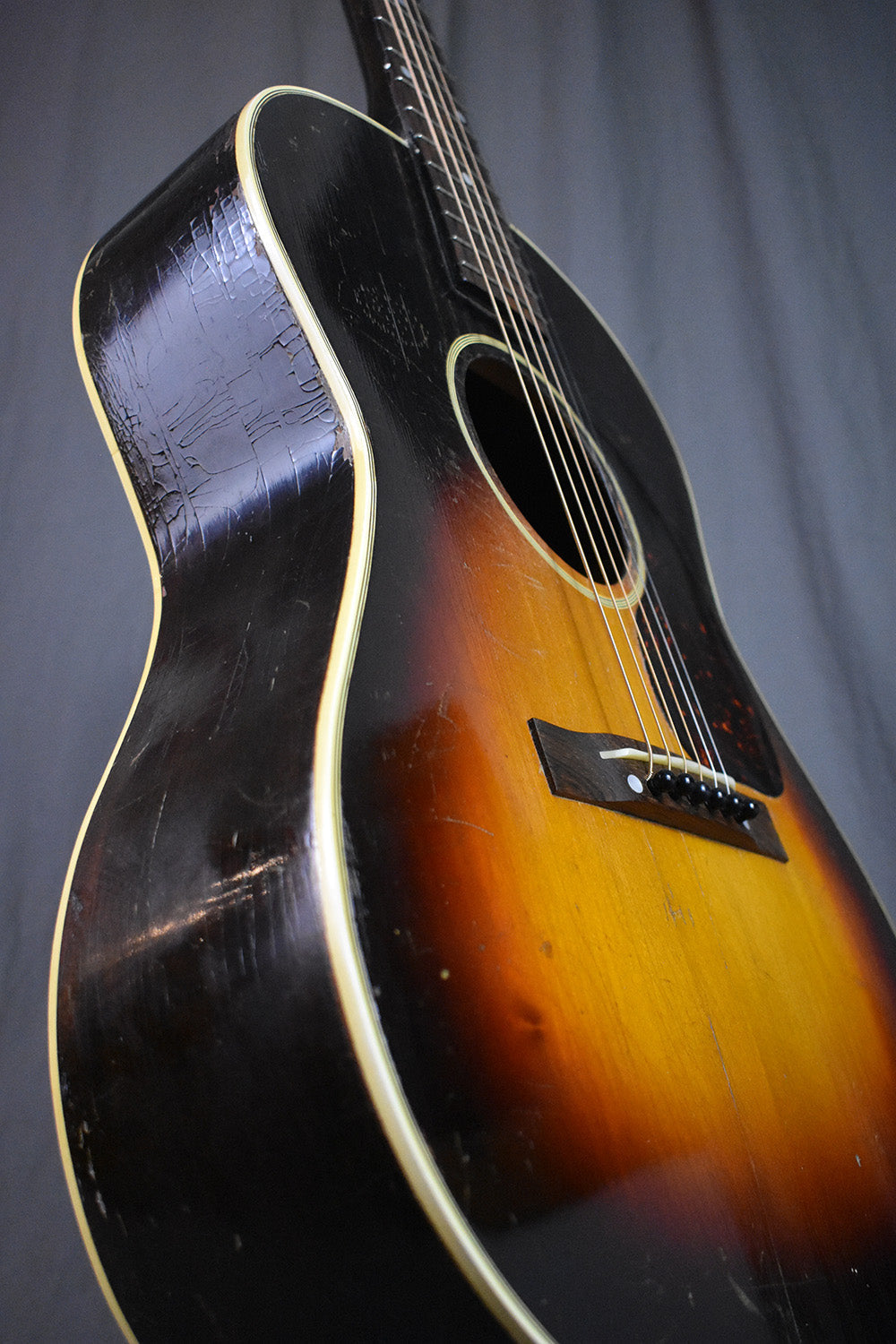 1943 Gibson LG-2 Banner