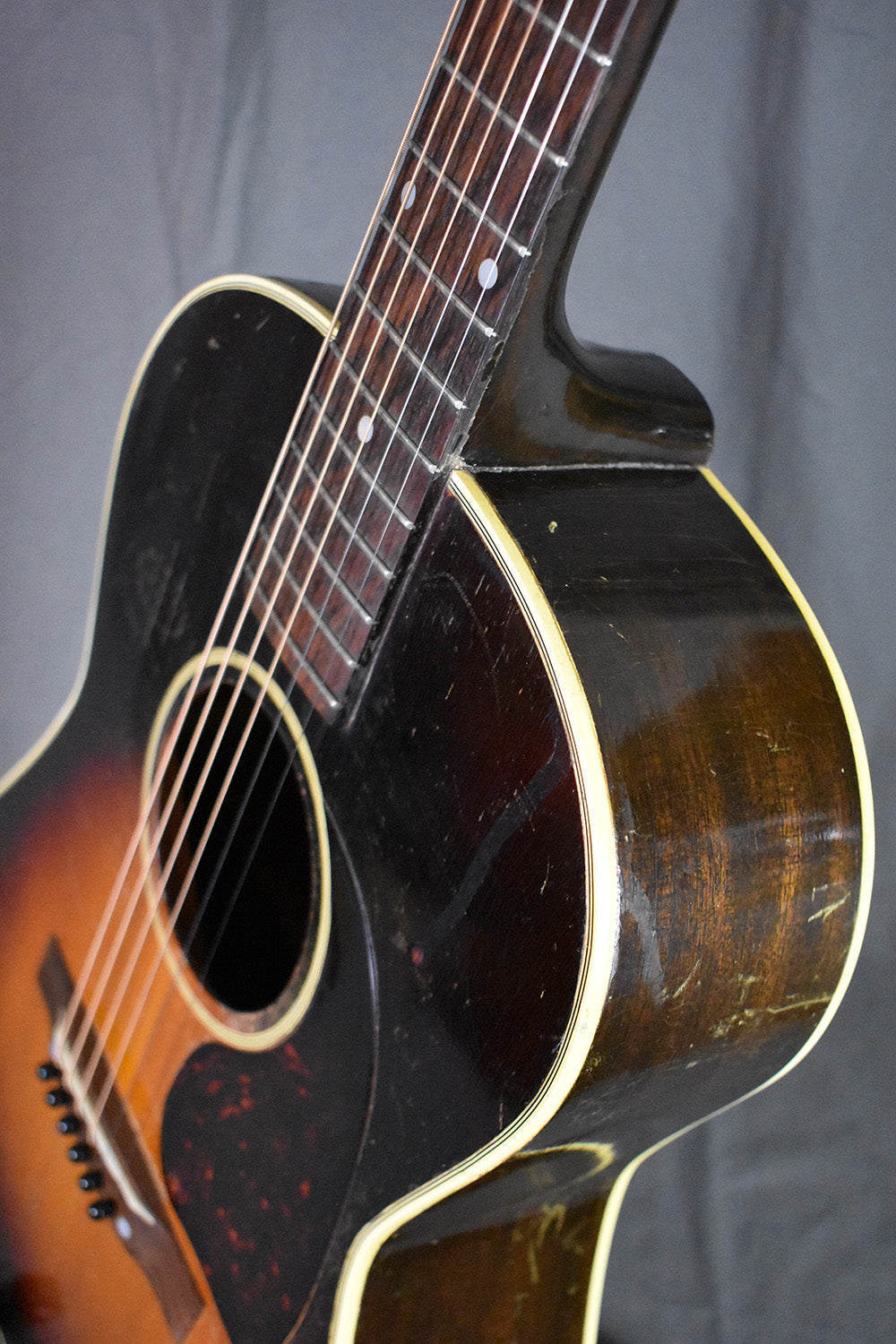 1943 Gibson LG-2 Banner