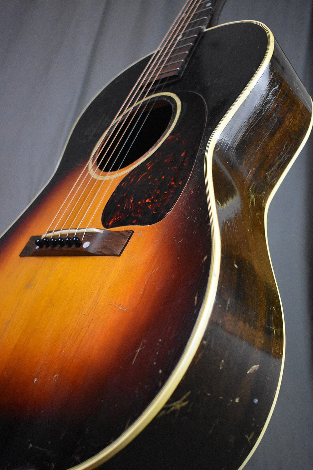 1943 Gibson LG-2 Banner