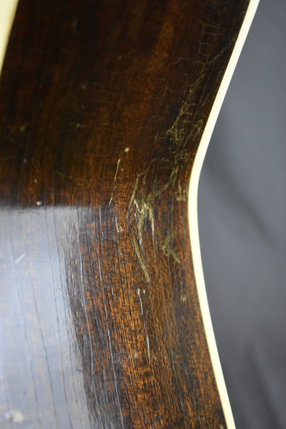 1943 Gibson LG-2 Banner