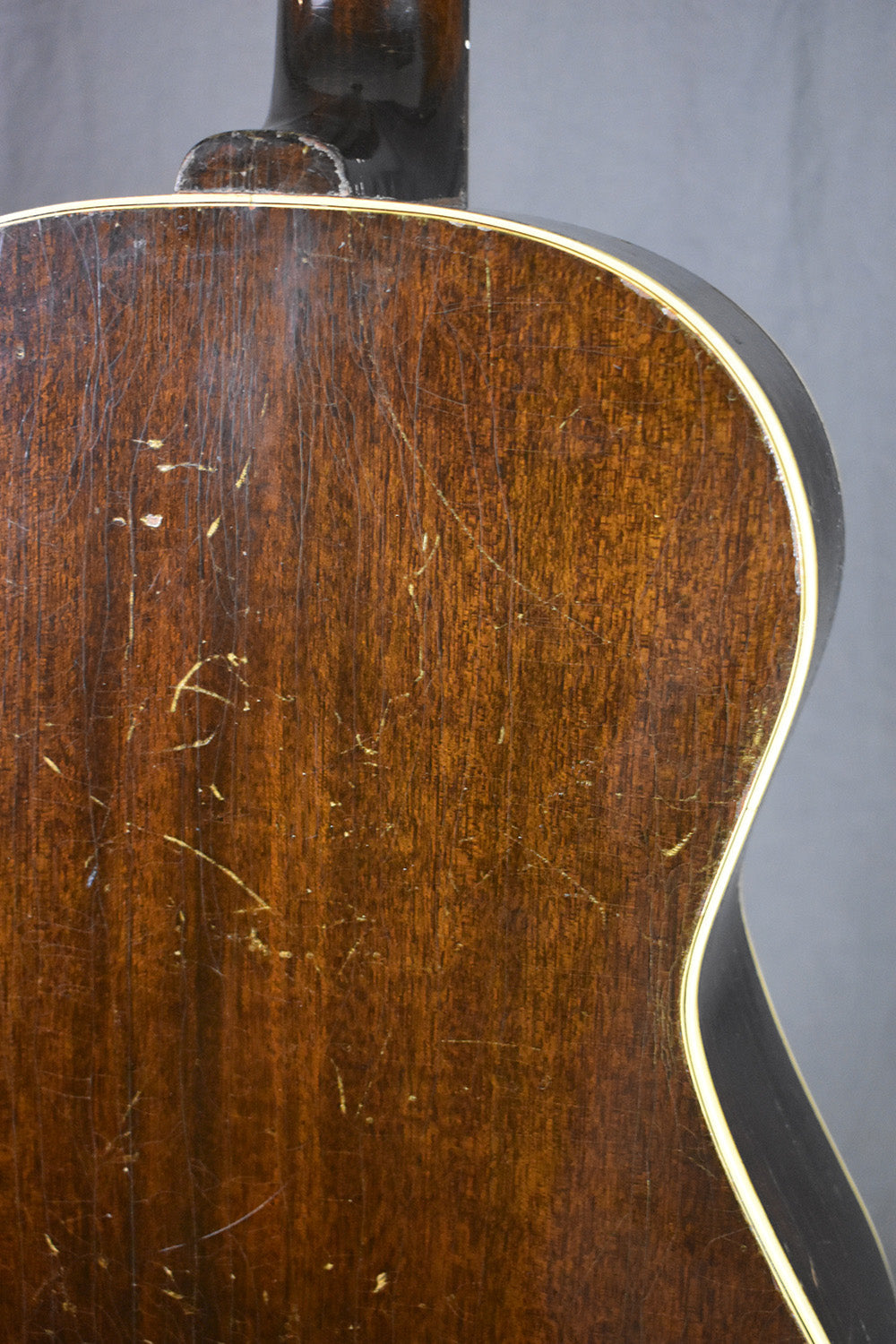 1943 Gibson LG-2 Banner