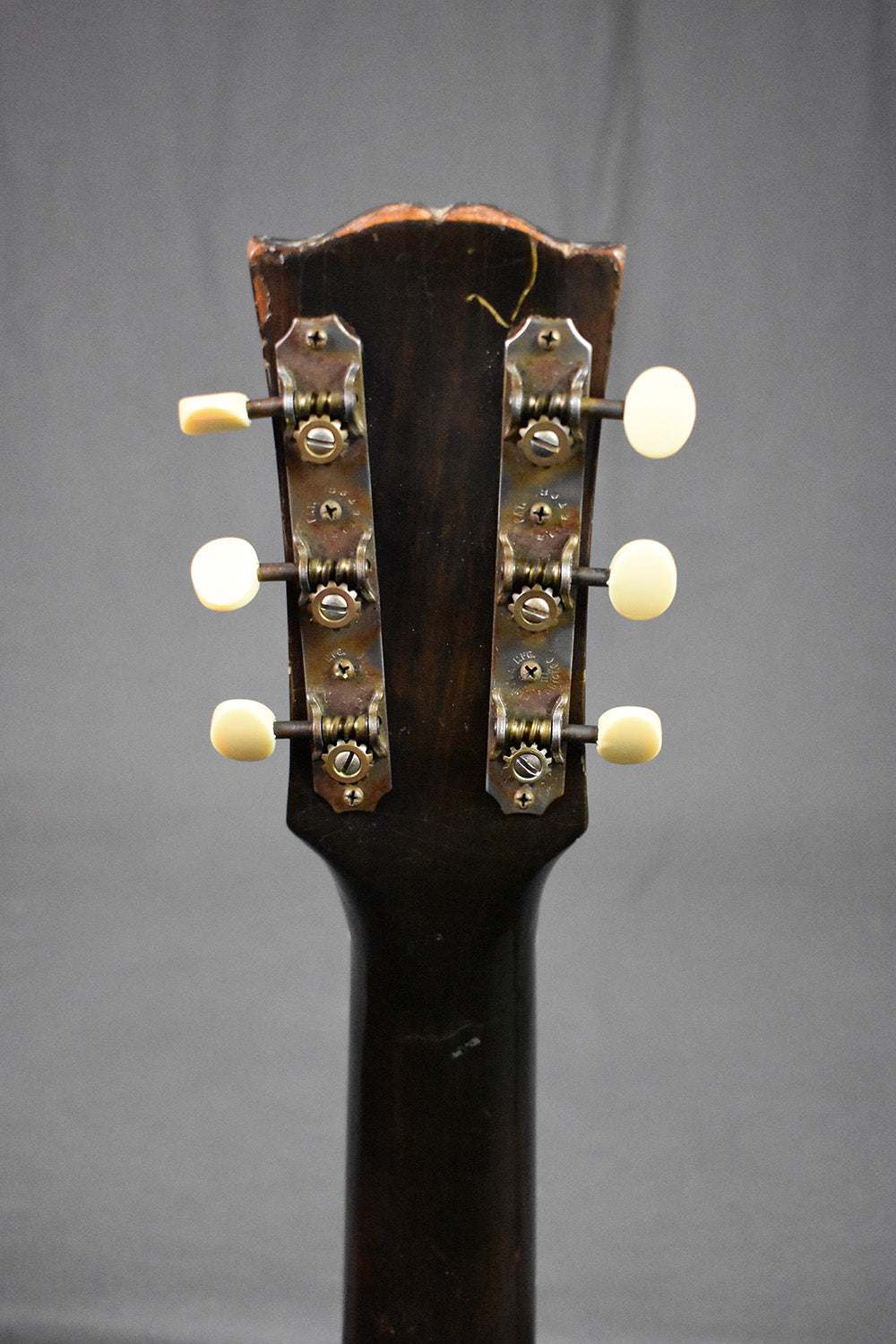 1943 Gibson LG-2 Banner