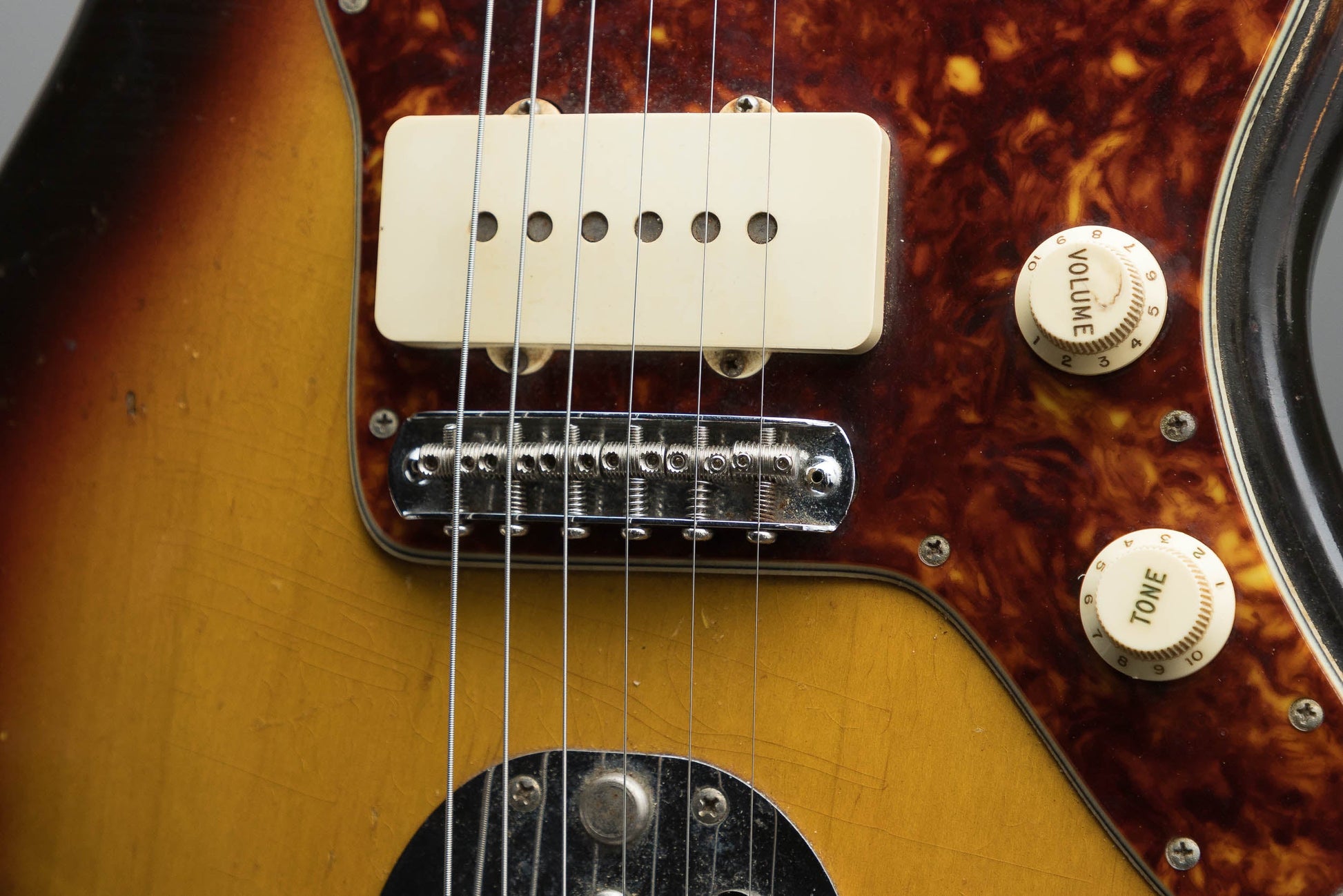 Fender Electric Guitars - 1962 Jazzmaster Sunburst