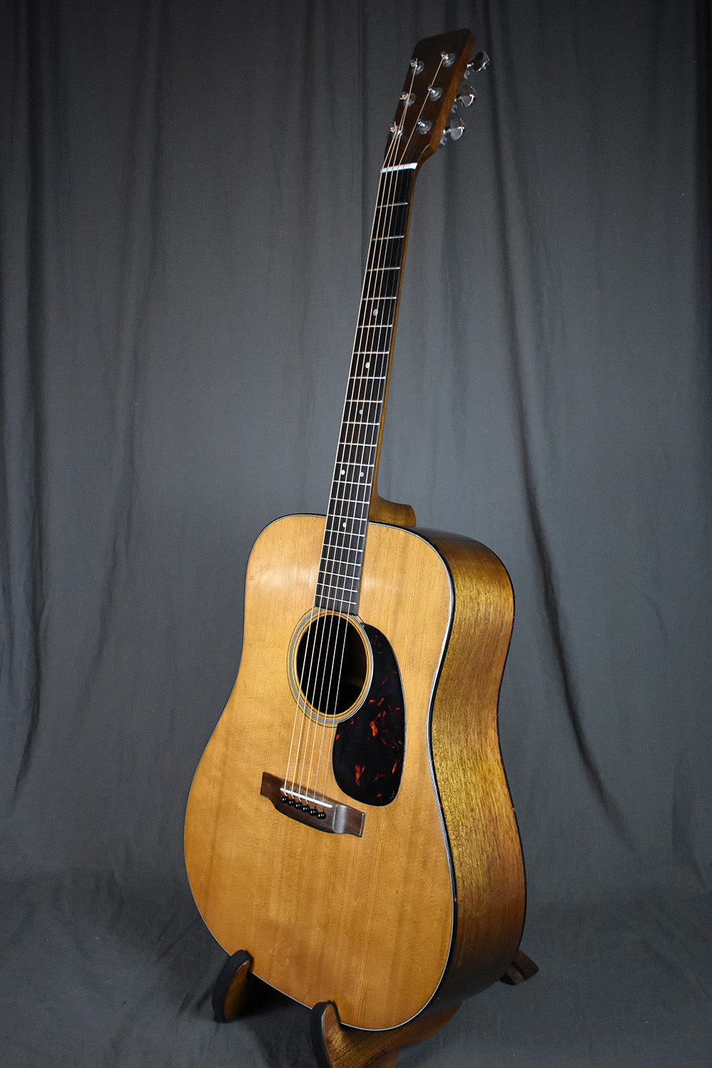 1966 Martin D-18