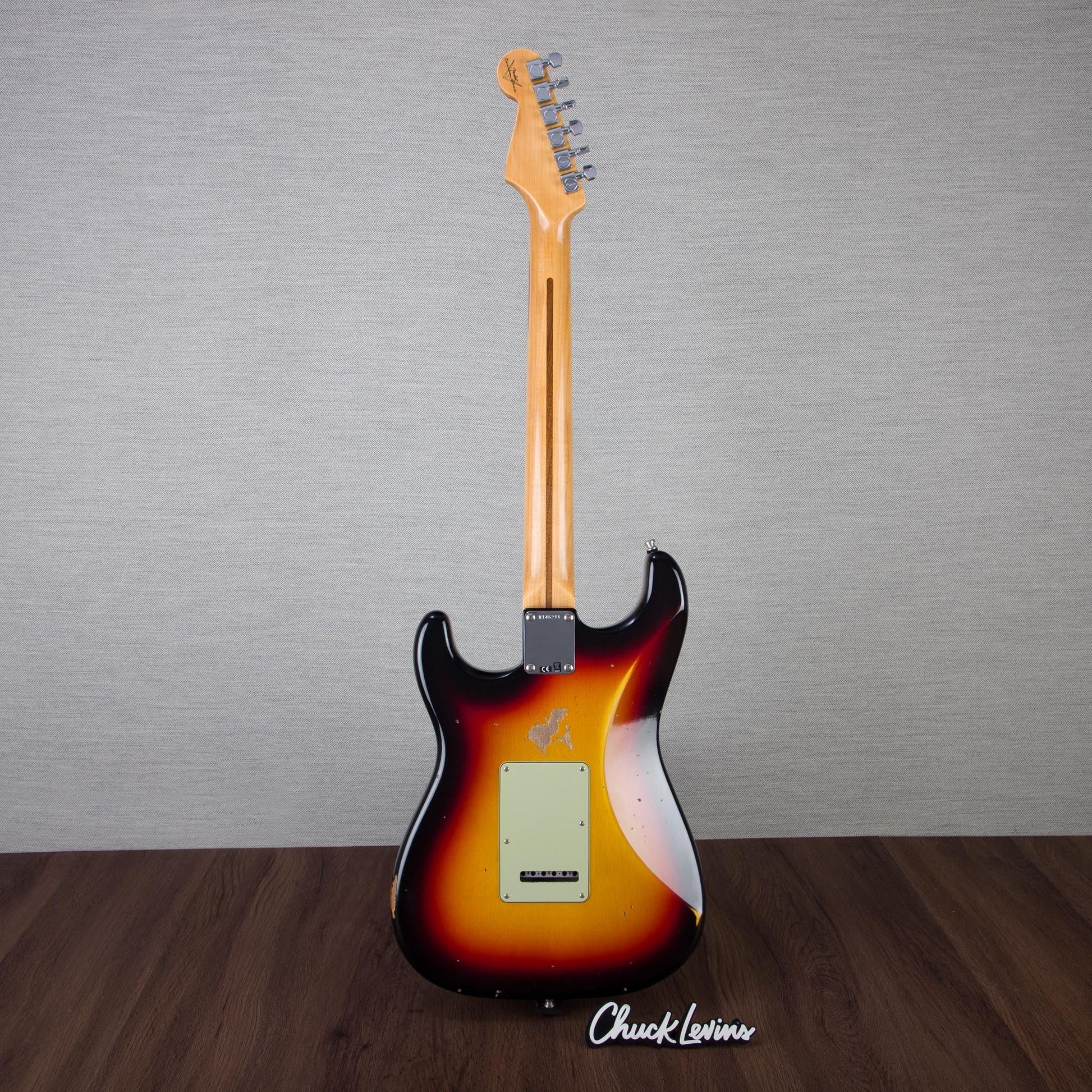 Fender Custom Shop Custom Deluxe Stratocaster Electric Guitar - 3-Color Sunburst