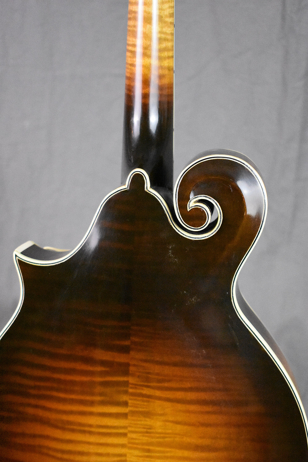 2000 Gibson F-5 Master Model #V-70282