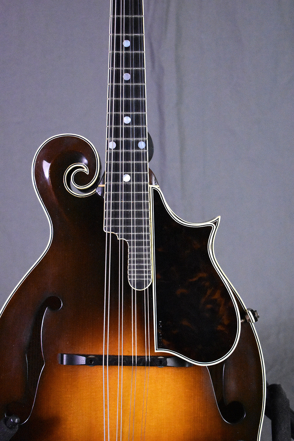 2000 Gibson F-5 Master Model (signed by Charlie Derrington)