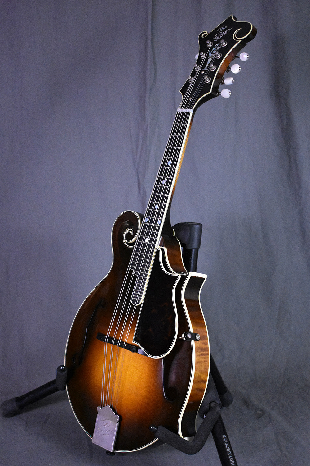 2000 Gibson F-5 Master Model (signed by Charlie Derrington)