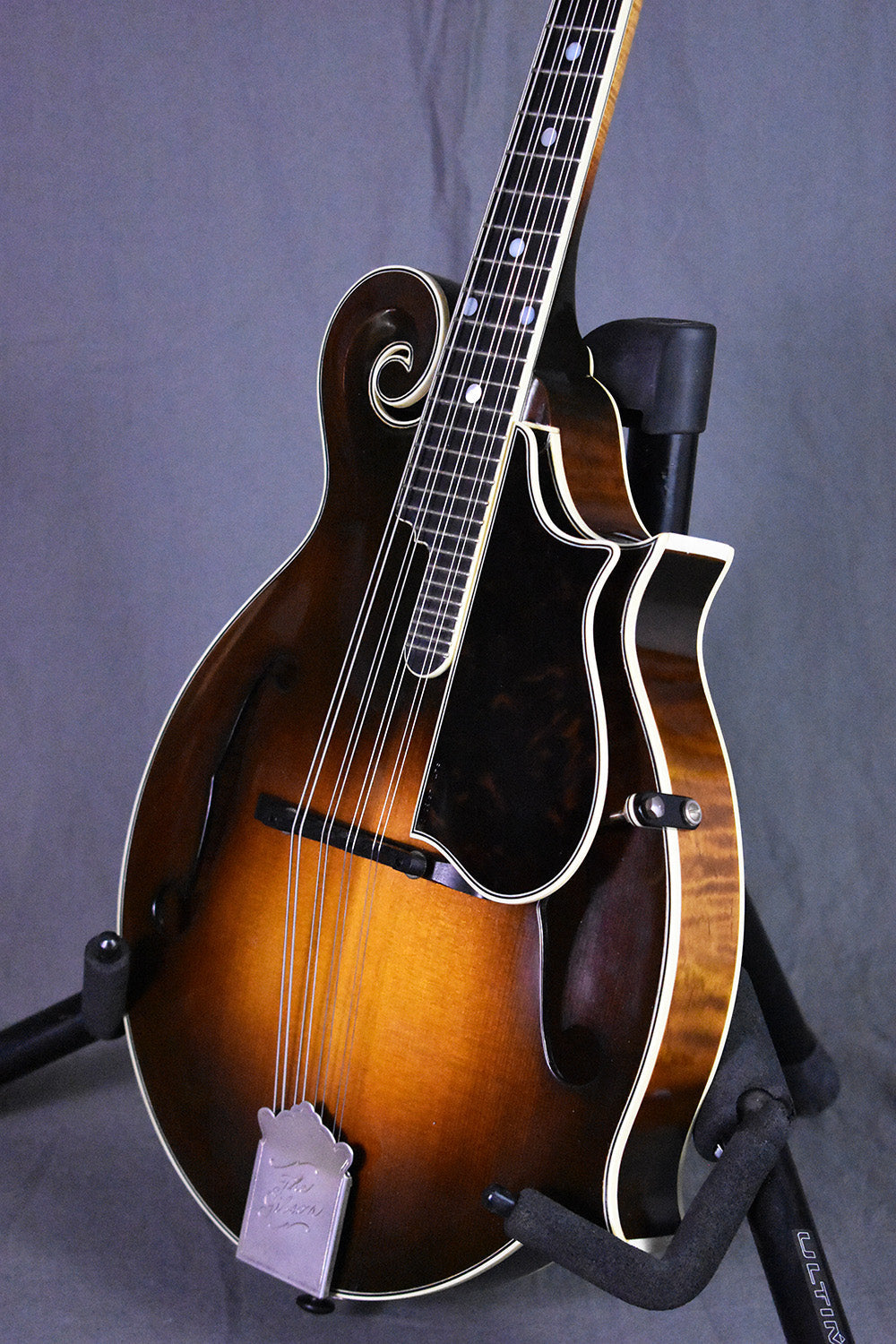 2000 Gibson F-5 Master Model (signed by Charlie Derrington)