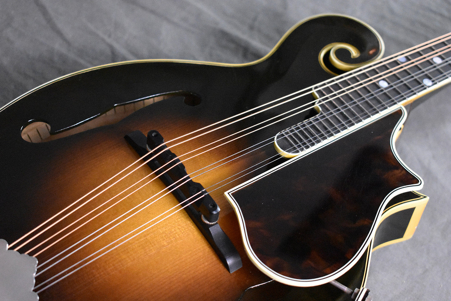2002 Gibson F-5 Master Model signed by Charlie Derrington