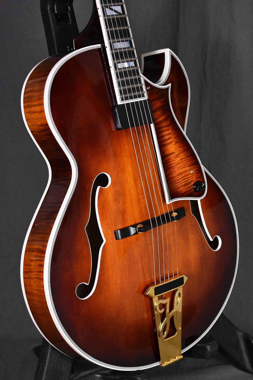 2010 Heritage Sweet 16 Almond Sunburst