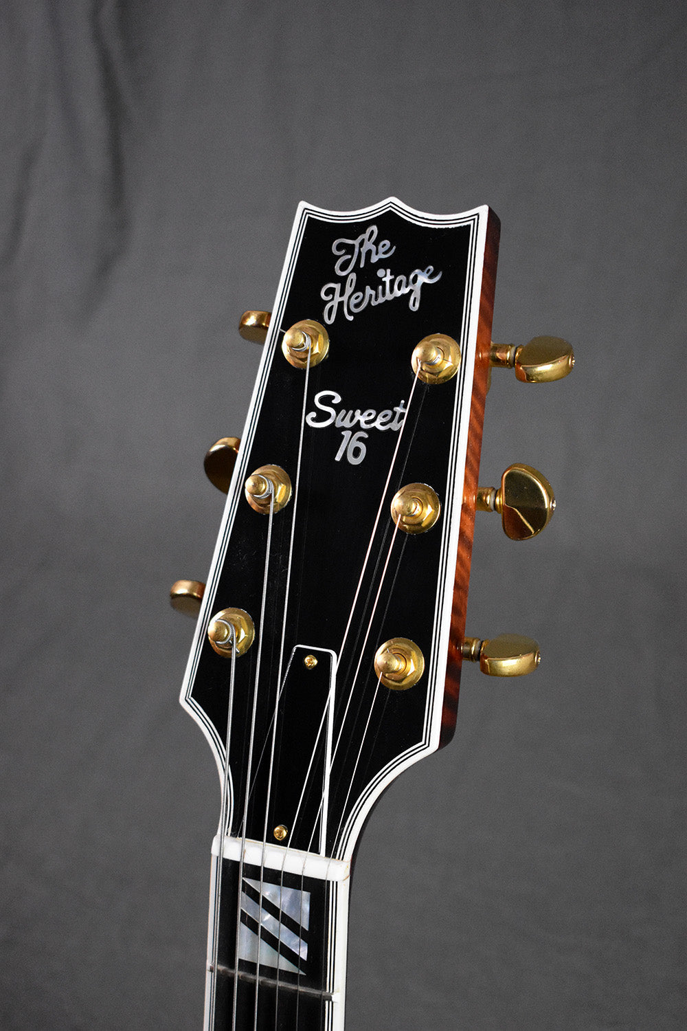 2010 Heritage Sweet 16 Almond Sunburst