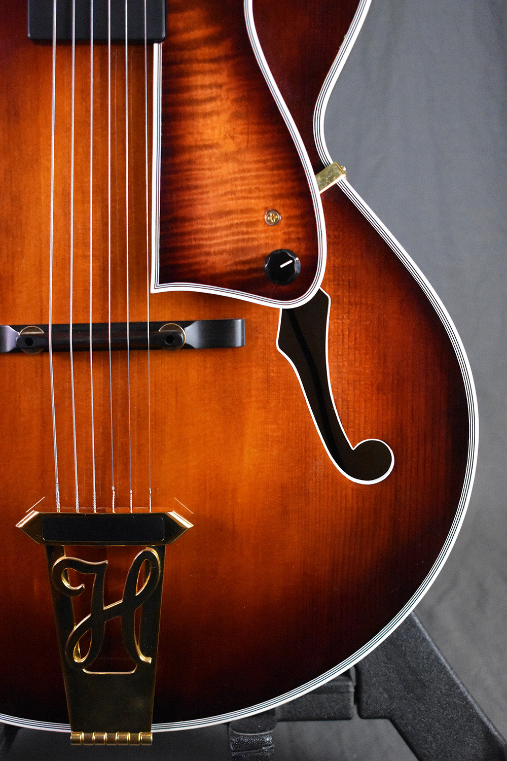 2010 Heritage Sweet 16 Almond Sunburst