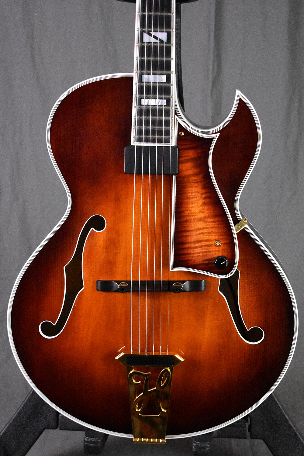 2010 Heritage Sweet 16 Almond Sunburst