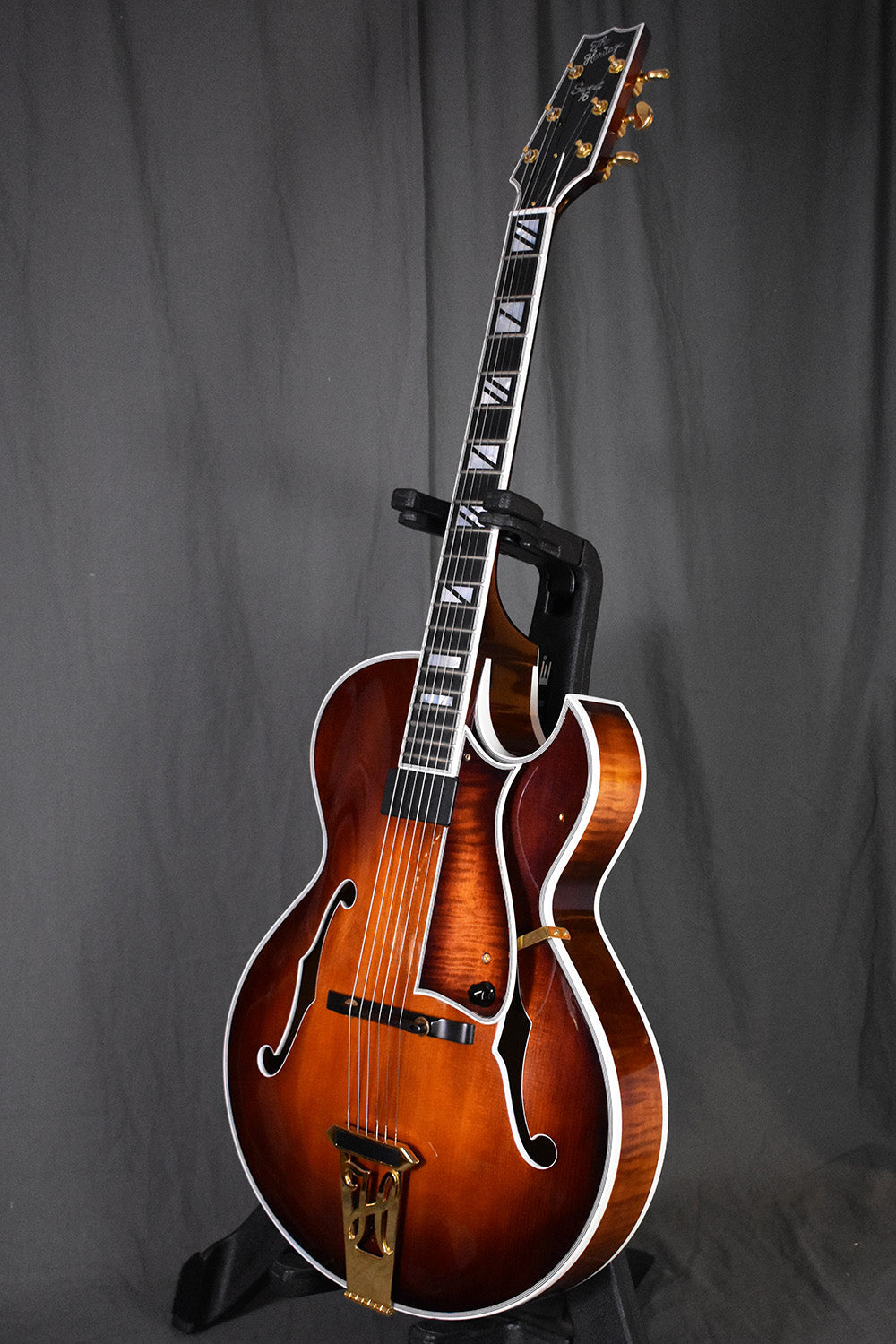 2010 Heritage Sweet 16 Almond Sunburst