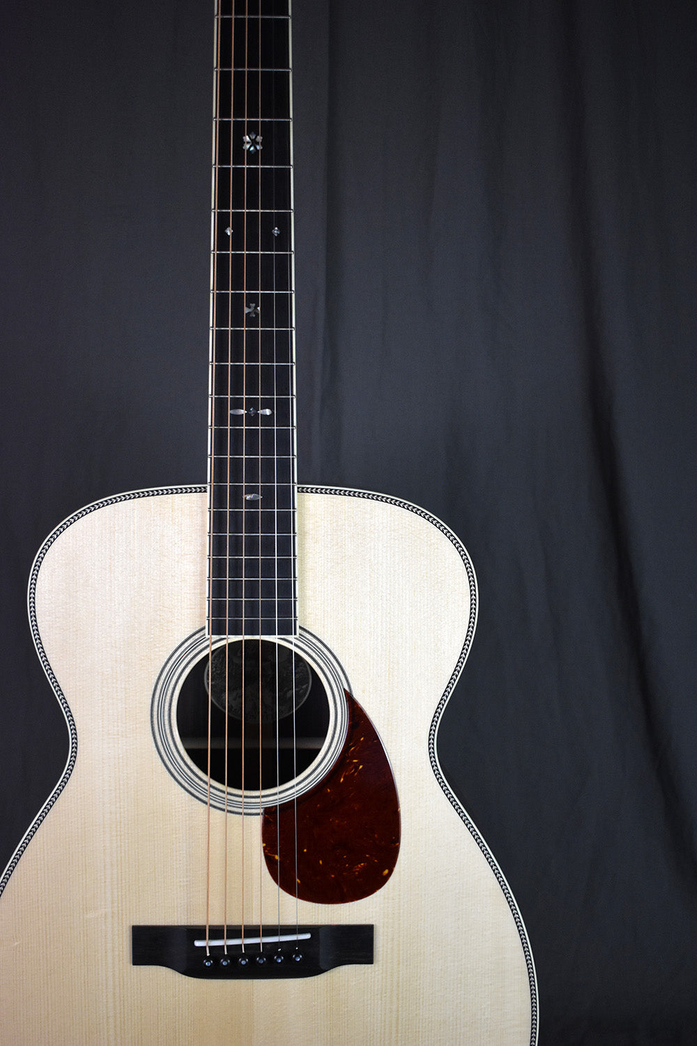 Collings 002H G 14-Fret w/ 42-Style Snowflake inlay