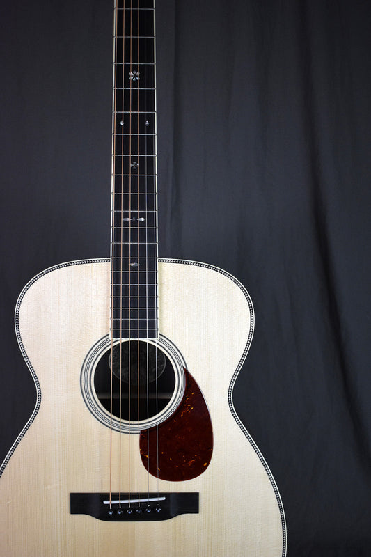 Collings 002H G 14-Fret w/ 42-Style Snowflake inlay