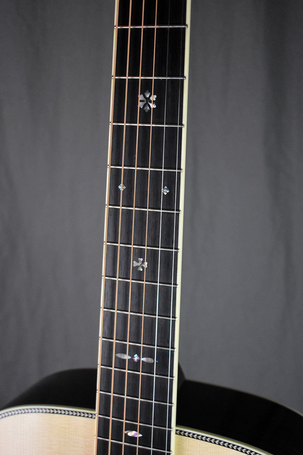 Collings 002H G 14-Fret w/ 42-Style Snowflake inlay