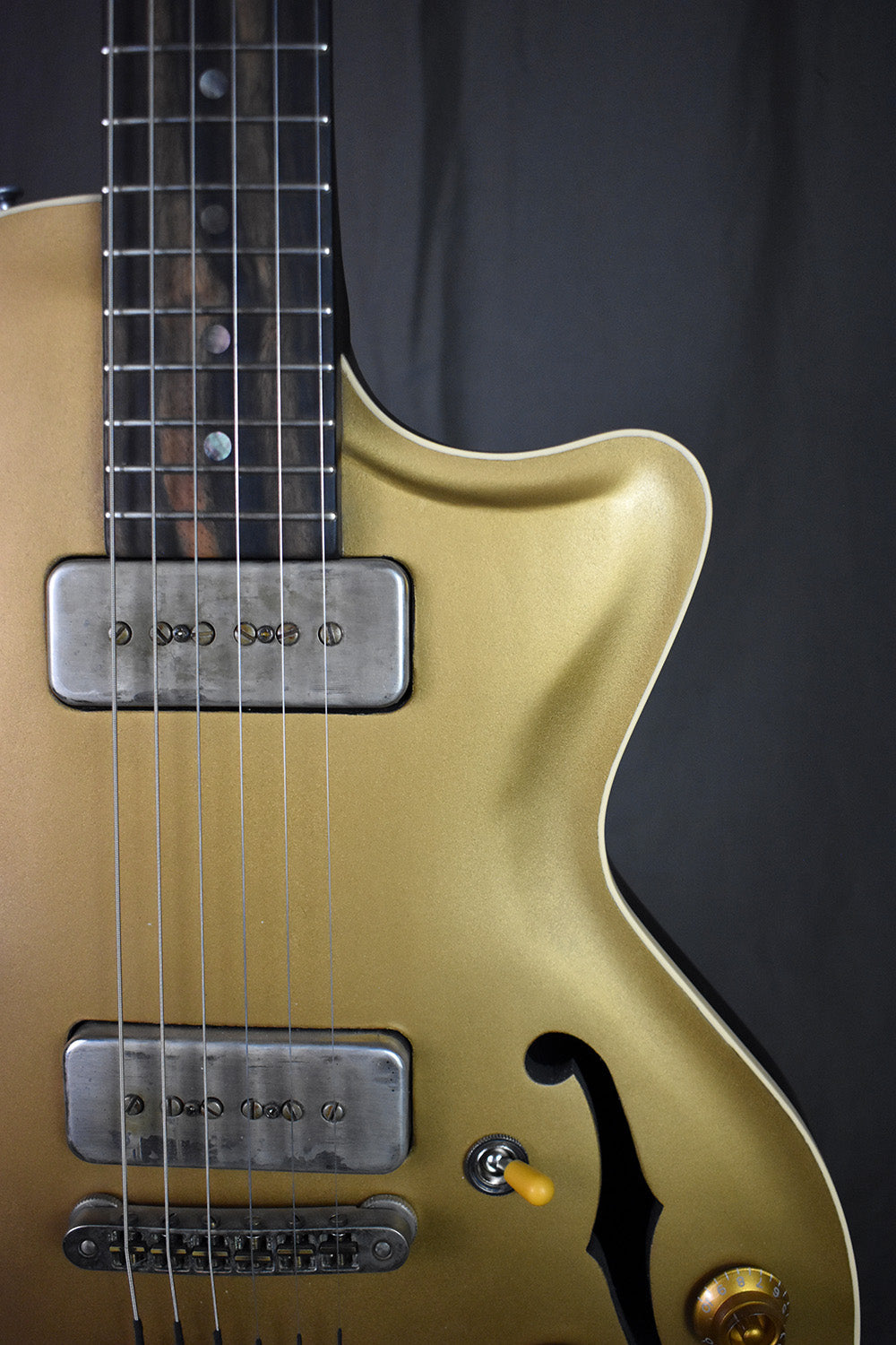 2022 Wide Sky P125 Cutaway Gold Top