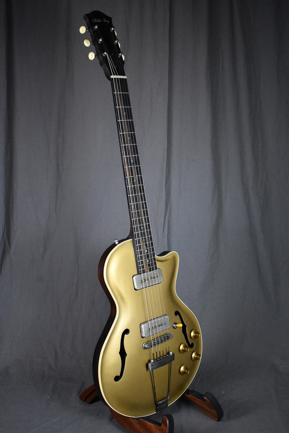 2022 Wide Sky P125 Cutaway Gold Top