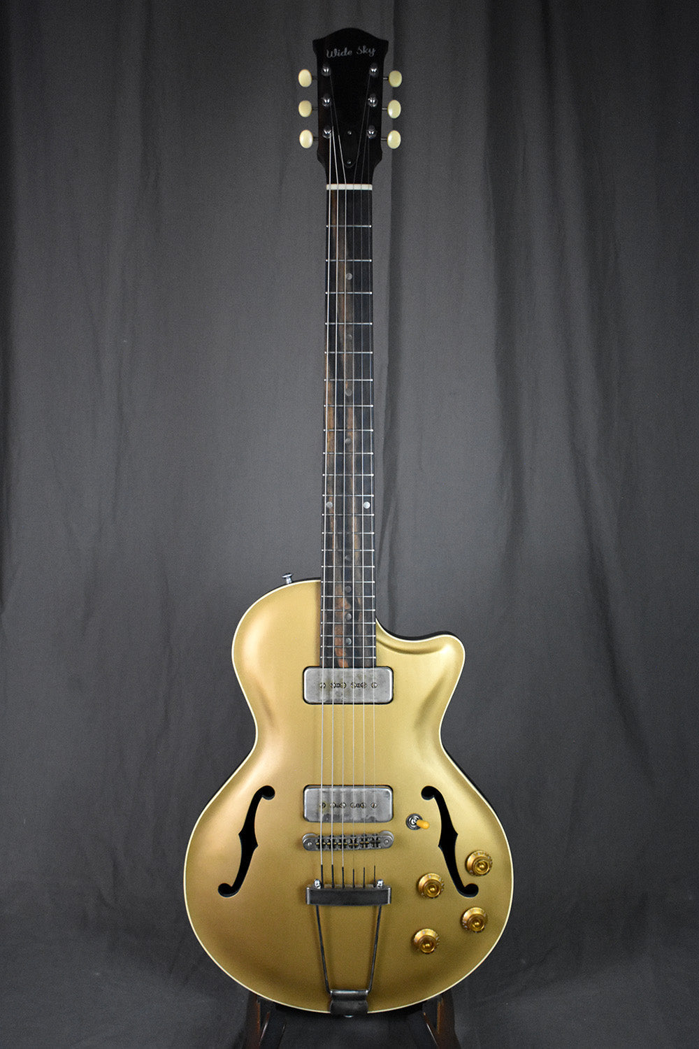 2022 Wide Sky P125 Cutaway Gold Top