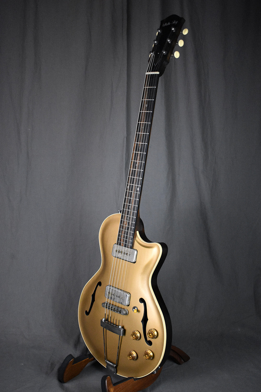 2022 Wide Sky P125 Cutaway Gold Top