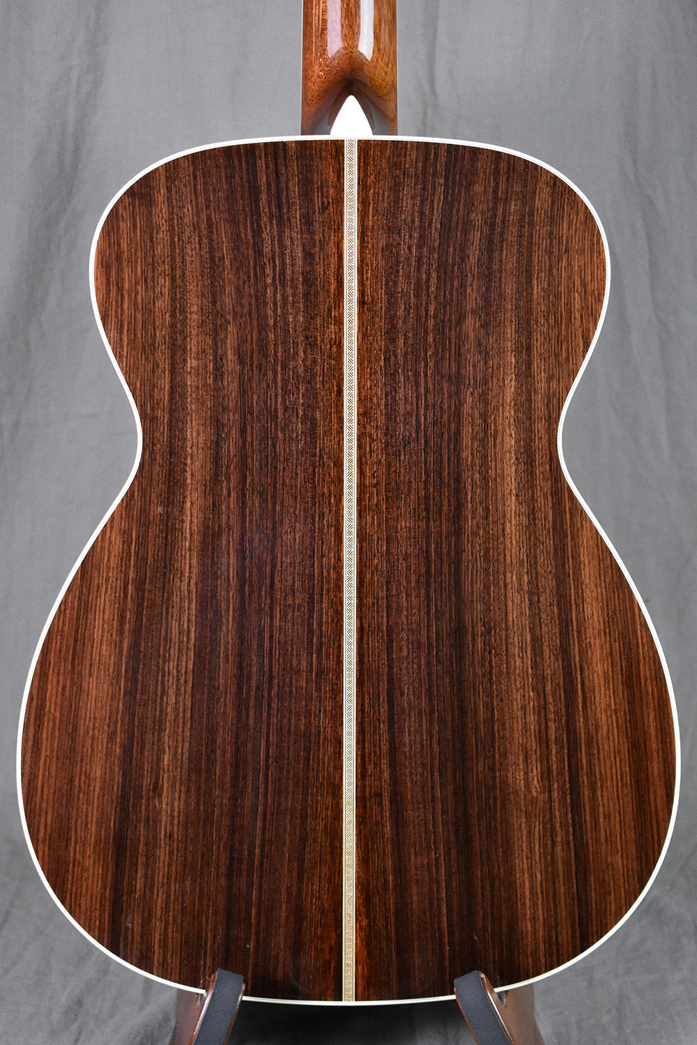 Collings 002H 14-Fret Old Growth Sitka & 42-Style Snowflakes