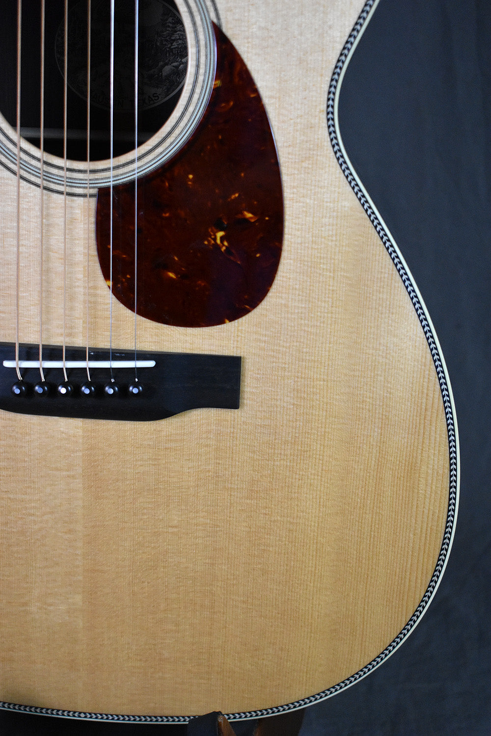 Collings 002H 14-Fret Old Growth Sitka & 42-Style Snowflakes