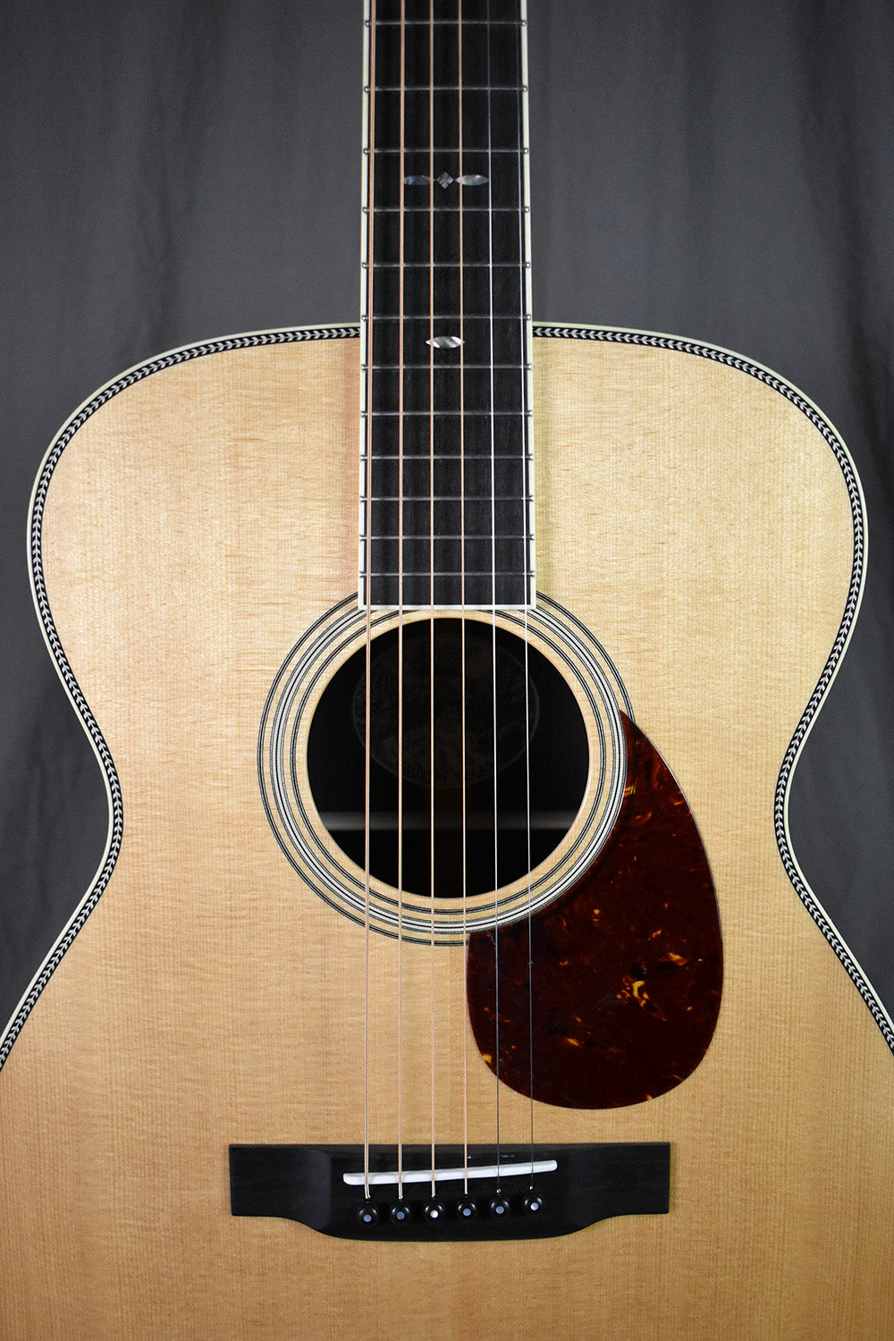 Collings 002H 14-Fret Old Growth Sitka & 42-Style Snowflakes