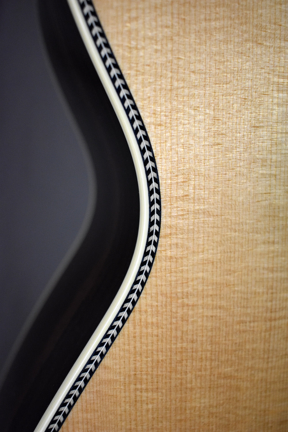 Collings 002H 14-Fret Old Growth Sitka & 42-Style Snowflakes