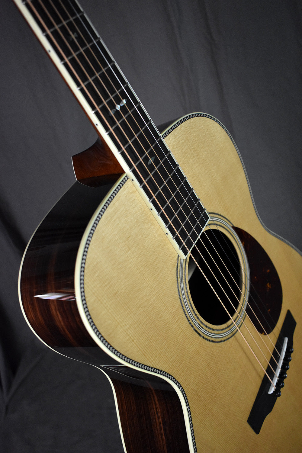 Collings 002H 14-Fret Old Growth Sitka & 42-Style Snowflakes
