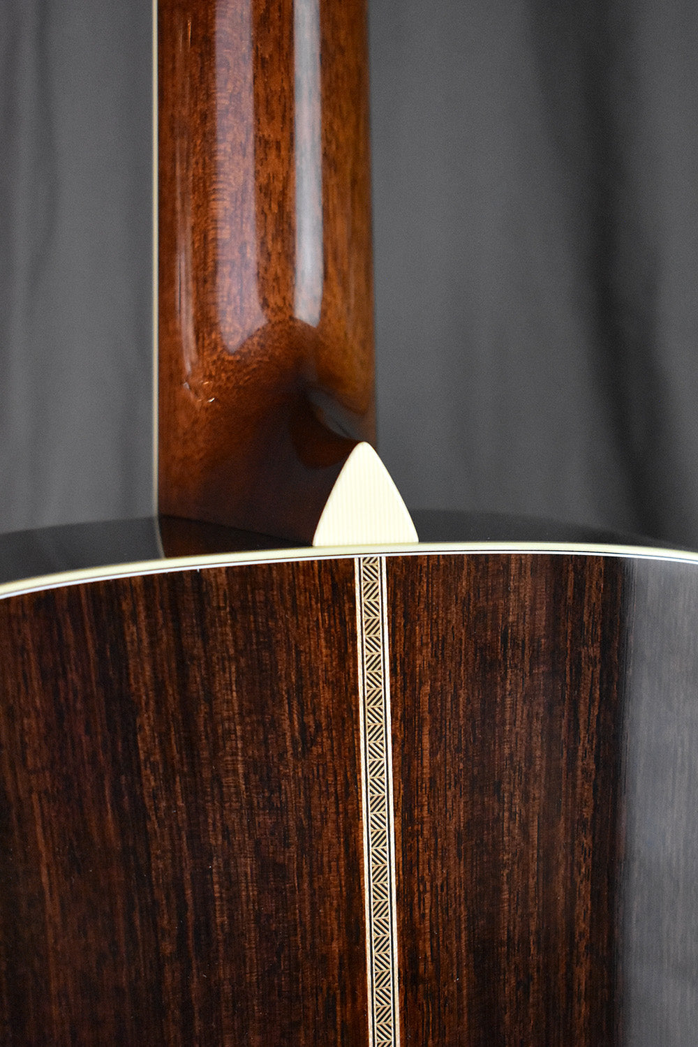 Collings 002H 14-Fret Old Growth Sitka & 42-Style Snowflakes