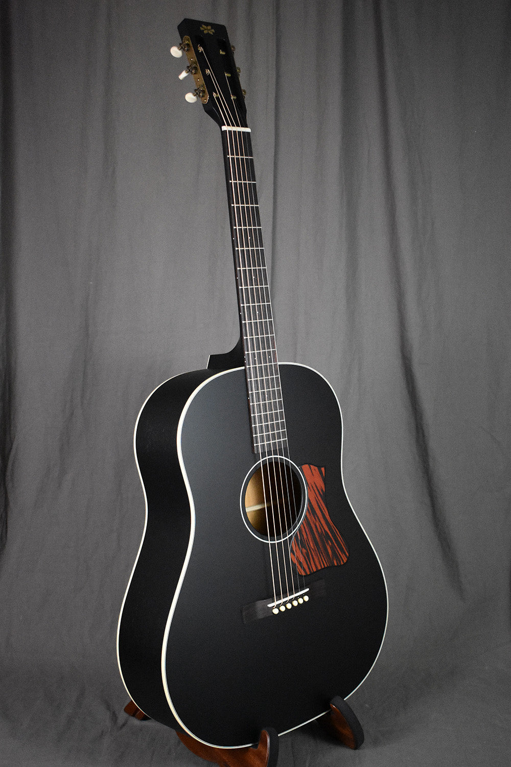 Iris DF Smeck All-Black Adirondack