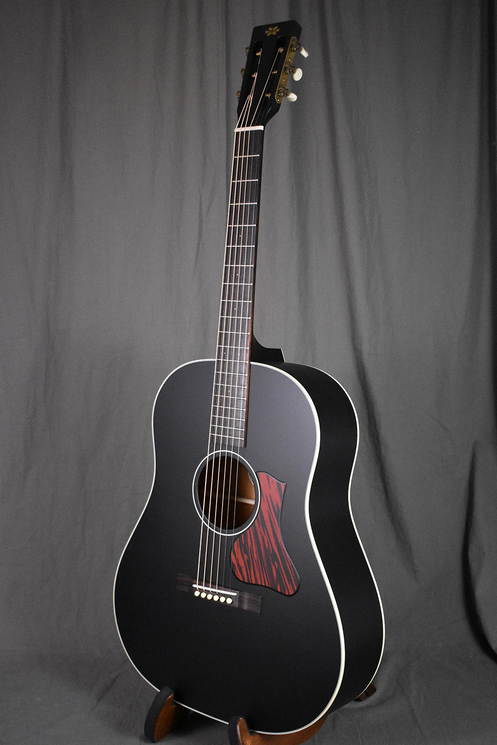 Iris DF Smeck All-Black Adirondack