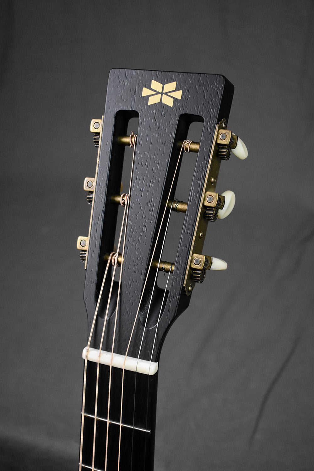 Iris DF Smeck All-Black Adirondack