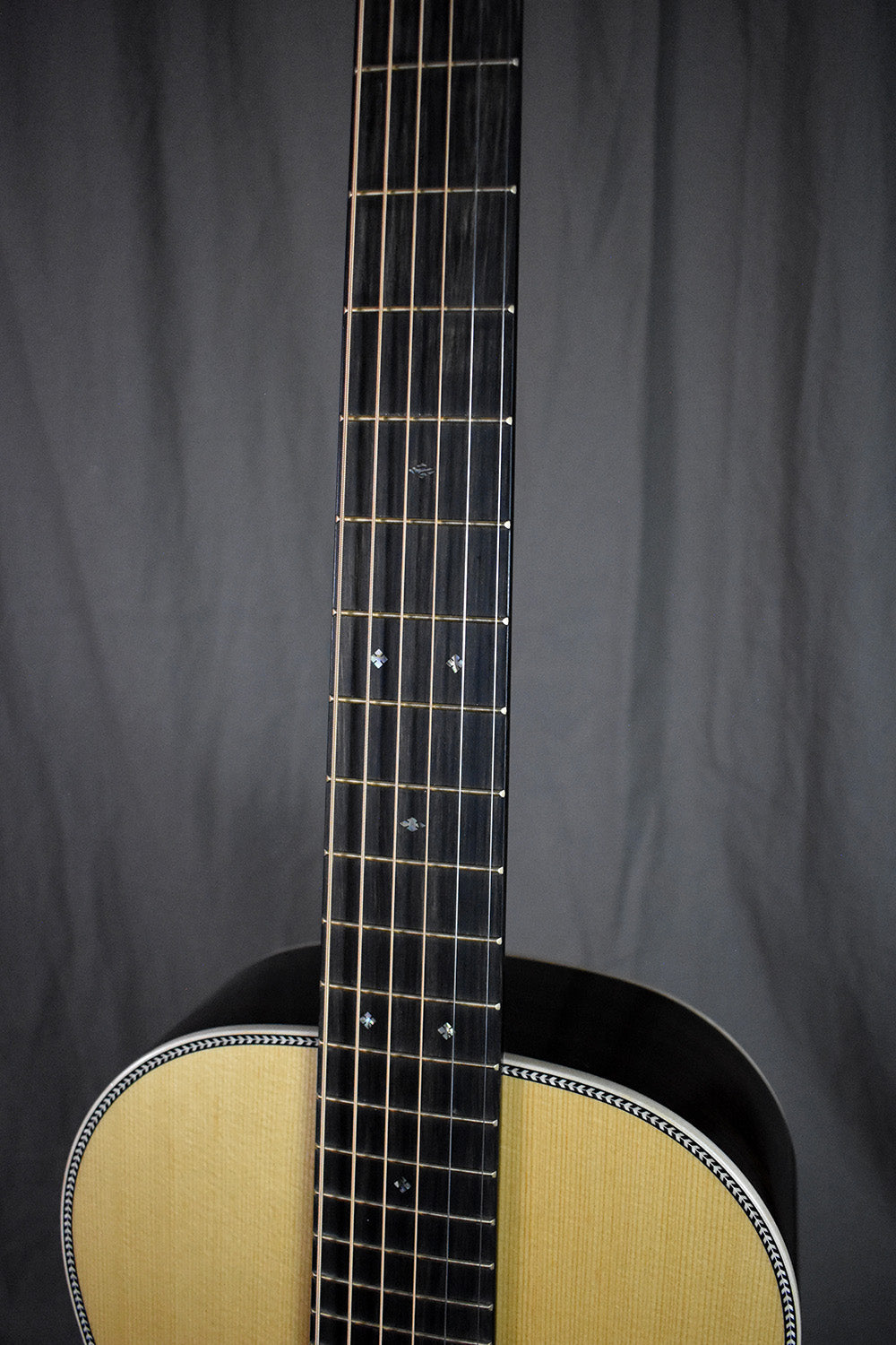 Martin 012-28 Modern Deluxe
